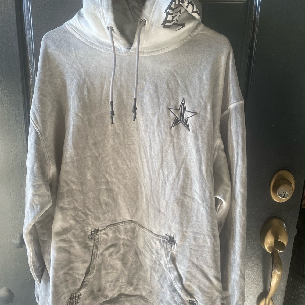 Jeffree star sweater